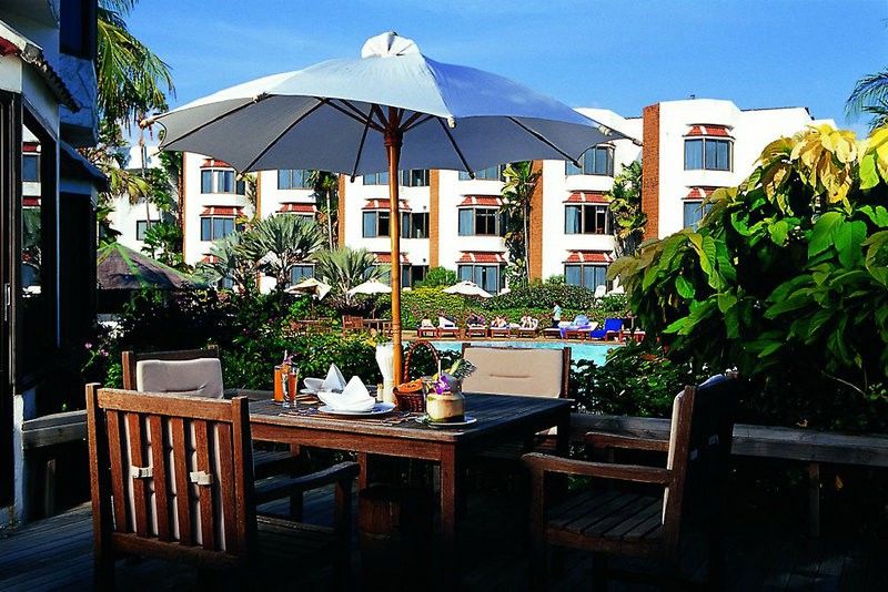 Palmeraie Beach Hotel, Rayong Ban Ang Exterior foto