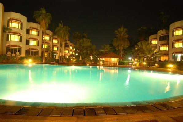 Palmeraie Beach Hotel, Rayong Ban Ang Exterior foto